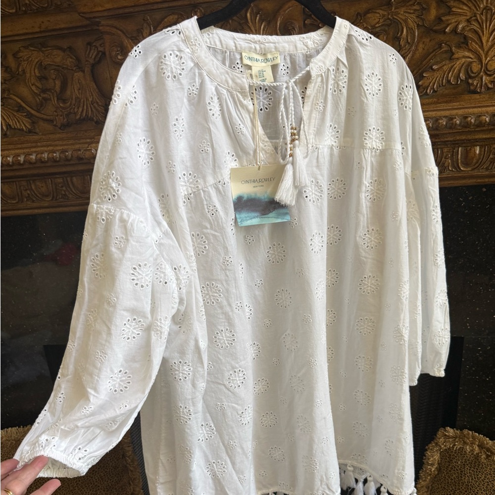 White eyelet bathing suit cover up size medium Cynthia Rowley New York